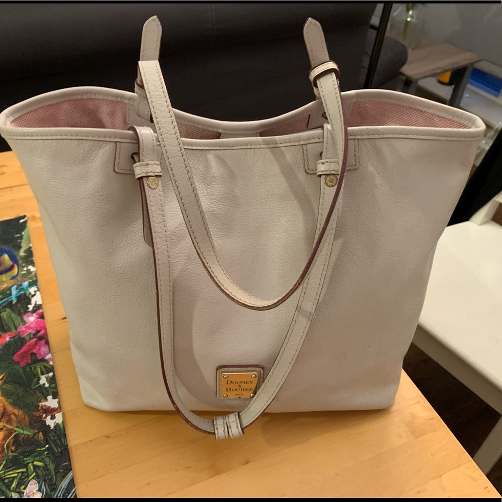 ❌SOLD❌ Dooney & Bourke Cream Leather Tote Bag